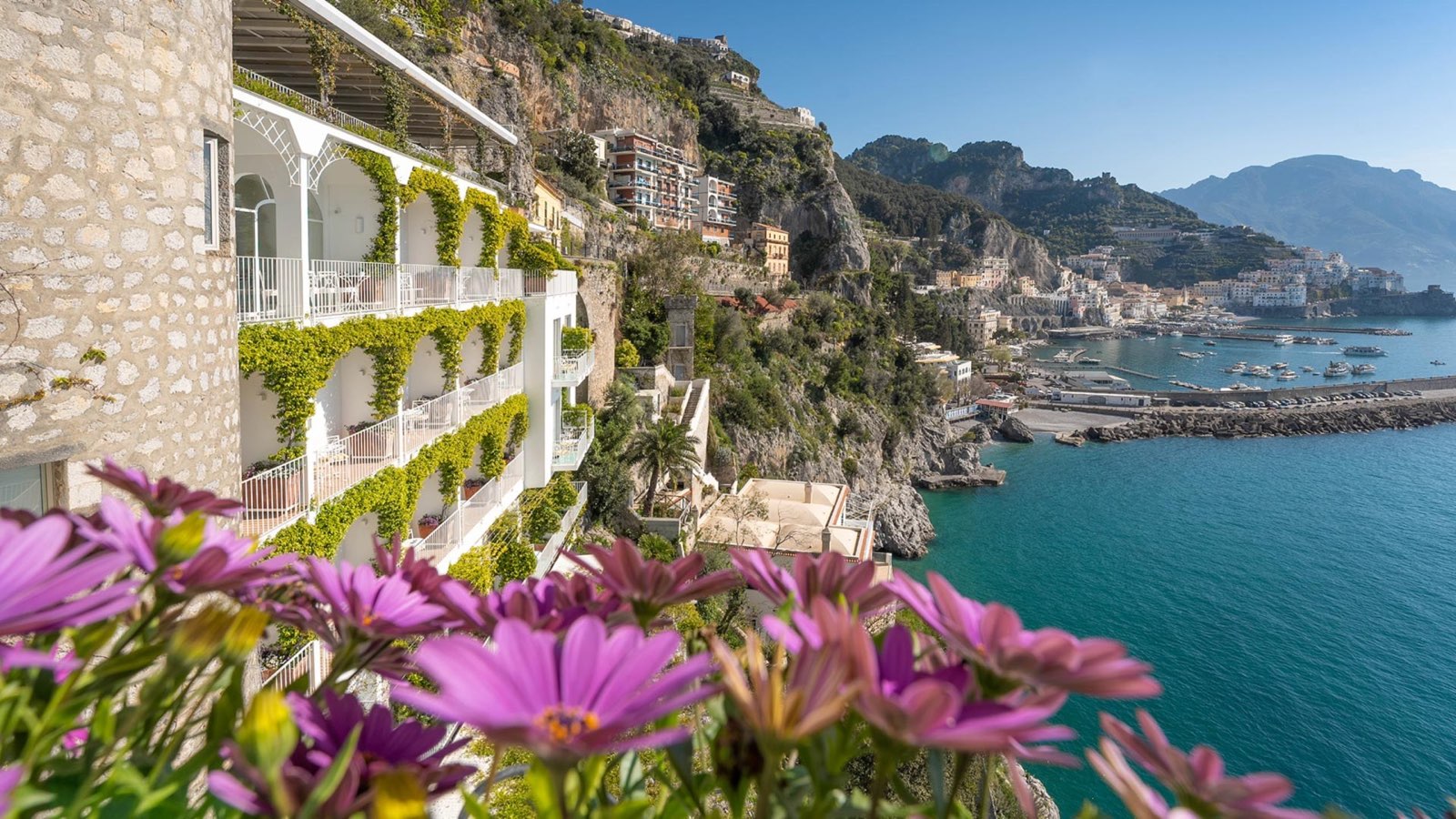 Hotel Miramalfi above the sea